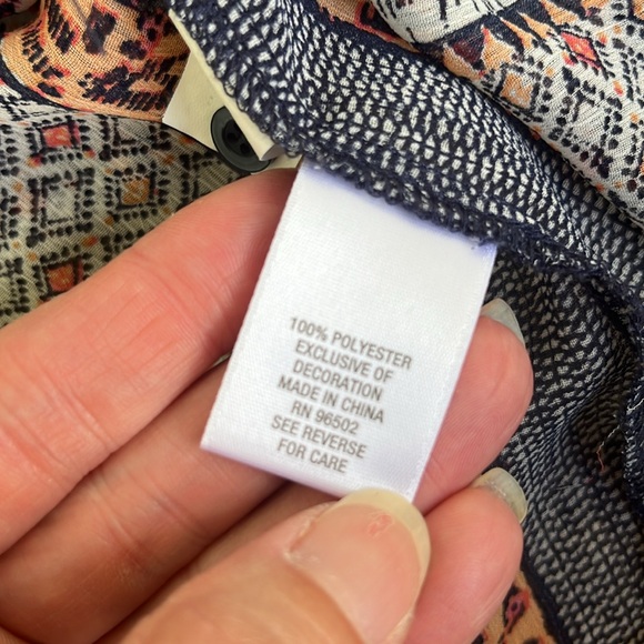 Like new Dress Barn embroidered sheer sleeveless top - Picture 8 of 12